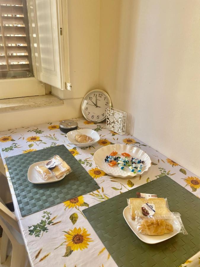 Apartament Dimora Di Maury A Due Passi Dai Trasporti E Da Ballaro Palermo Exterior foto